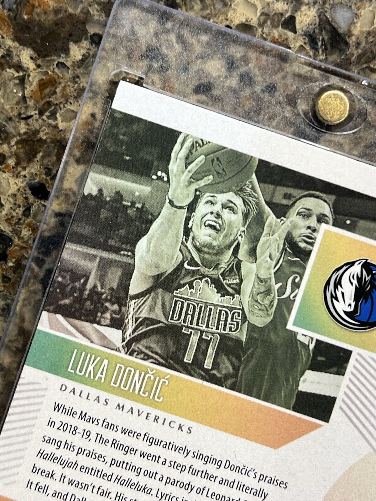 Luka Doncic RC 2018-19 Panini Status Basketball Refractor Holo Rare Mint Rookie