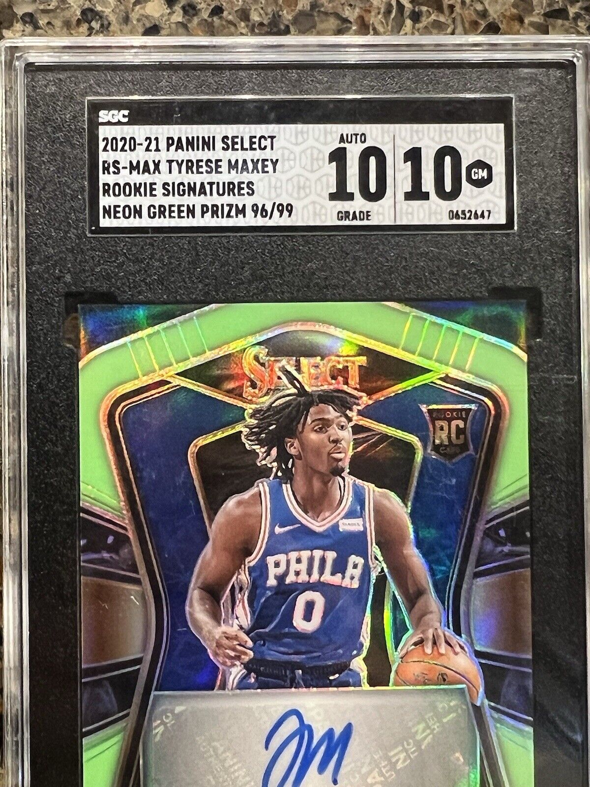 Tyrese Maxey RC 2020 Panini Select Rookie Signatures Neon Green Prizm /99 SGC 10