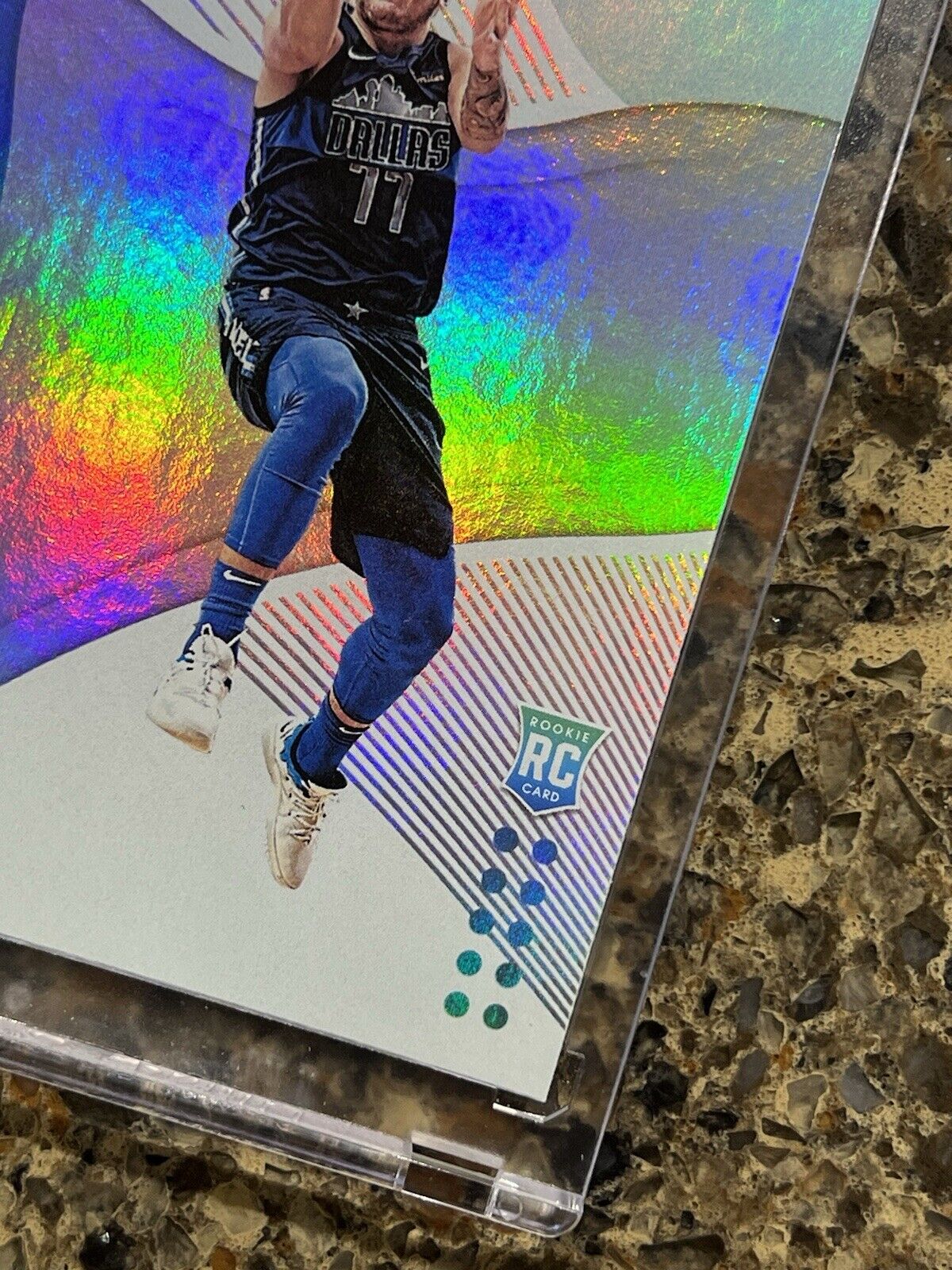 Luka Doncic RC 2018-19 Panini Status Basketball Refractor Holo Rare Mint Rookie