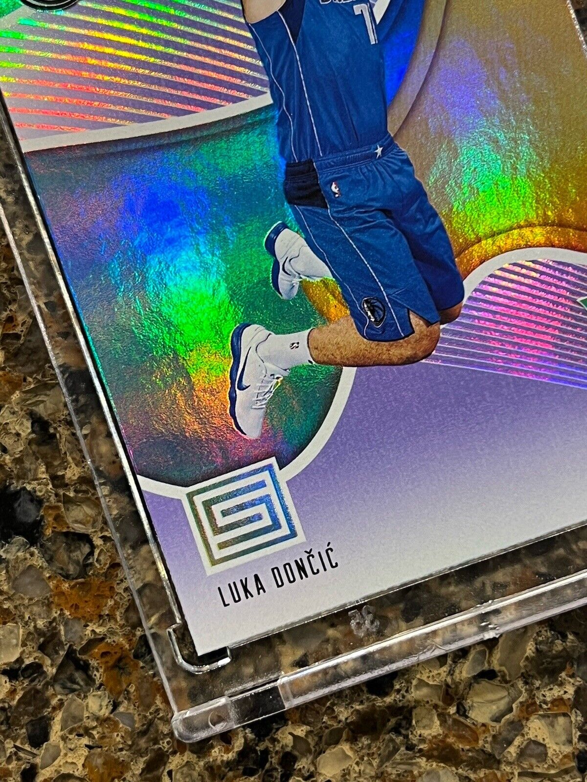 Luka Doncic RC 2018-19 Panini Status Basketball Refractor Rare Gem Mint Rookie