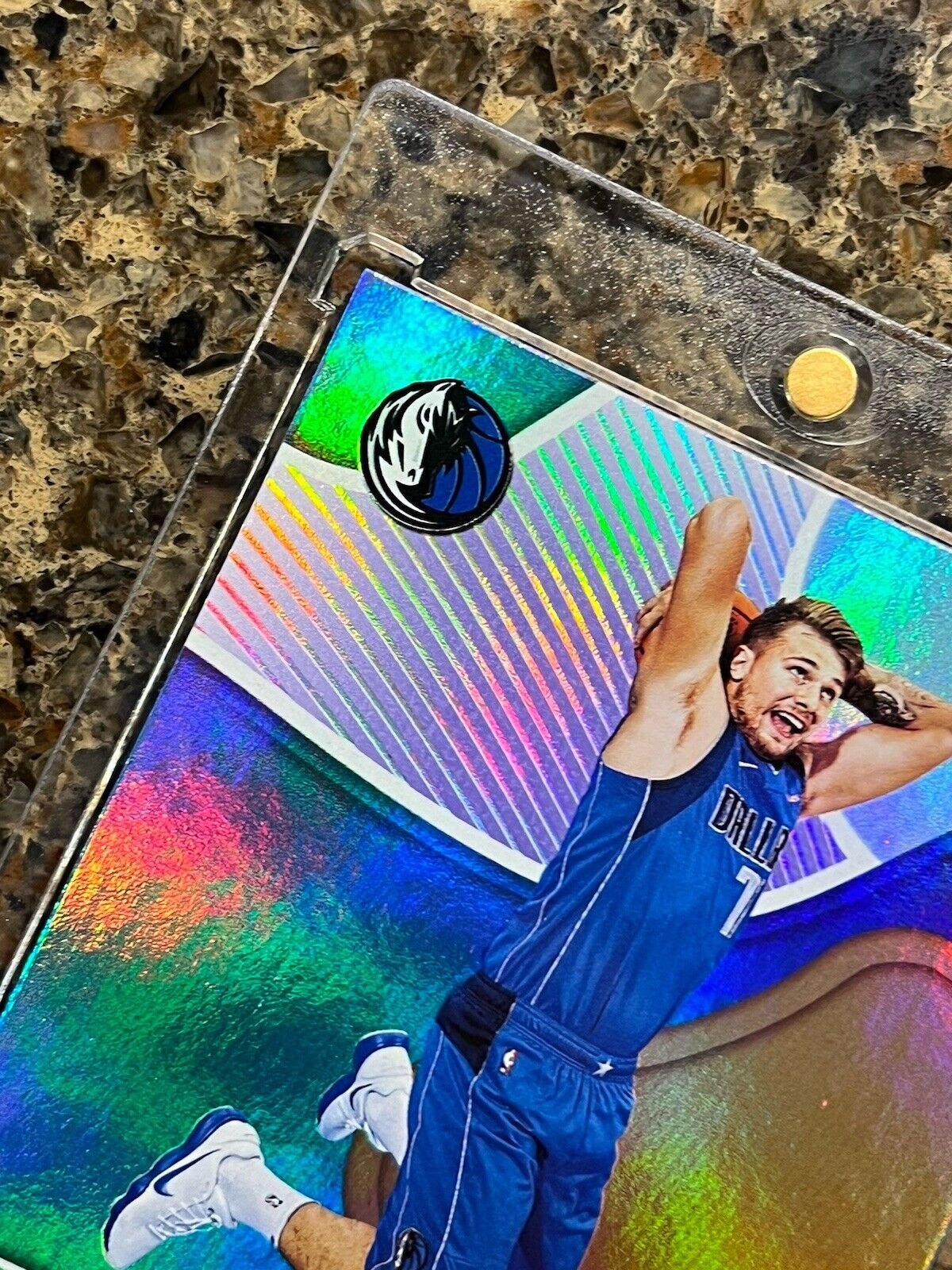 Luka Doncic RC 2018-19 Panini Status Basketball Refractor Rare Gem Mint Rookie