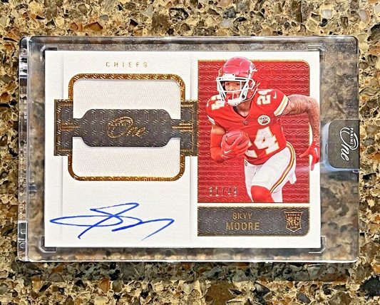 Skyy Moore 2022 Panini One Rookie Dual Patch On Card AUTO 31/49 SSP - KC Chiefs