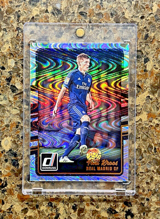 Toni Kroos 2016-17 Panini Donruss Soccer Swirlorama Refractor Real Madrid HOF