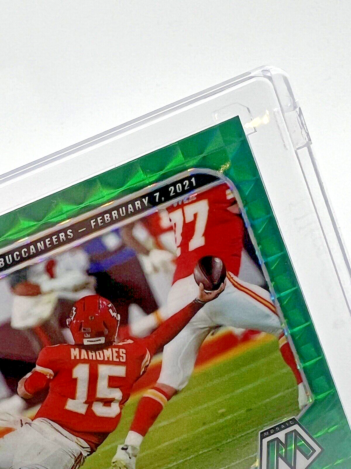 Patrick Mahomes II 2021 Panini Mosaic BANG! Green Prizm Refractor Rare Gem Mint