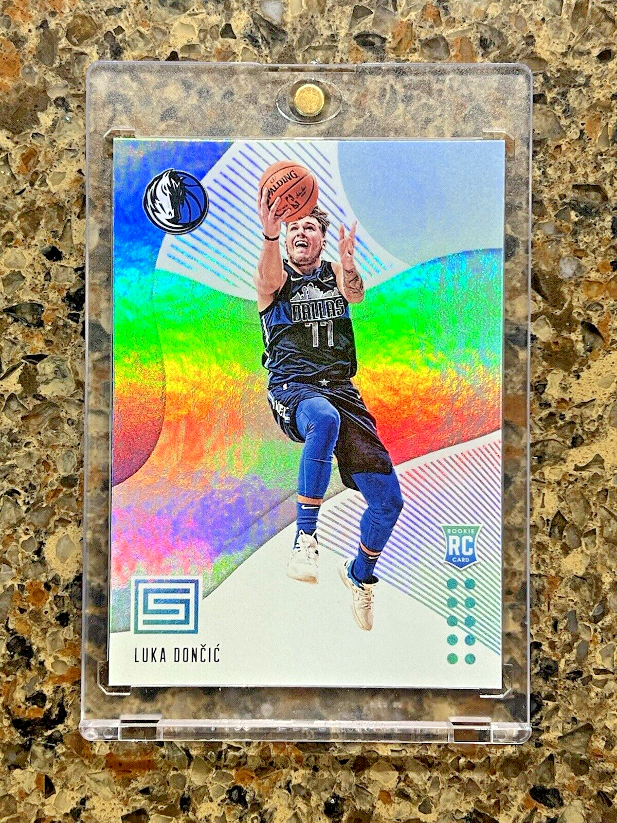 Luka Doncic RC 2018-19 Panini Status Basketball Refractor Holo Rare Mint Rookie