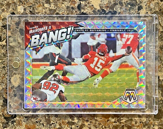 Patrick Mahomes II 2021 Panini Mosaic BANG! Silver Prizm Refractor Rare Gem Mint